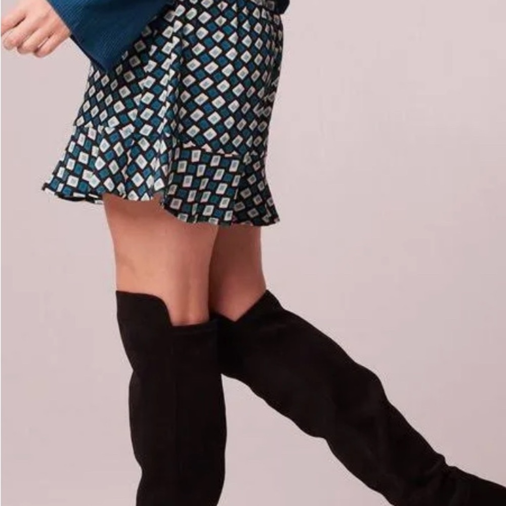 NWT Stylish Geometric Patterned Skirt - Picture 2 of 6